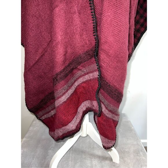 Women’s Fleece Red Reversible Pocho Shrug OS - Picture 6 of 8